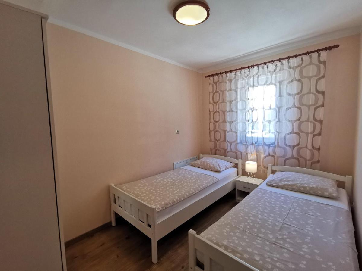 Apartment Rouge *