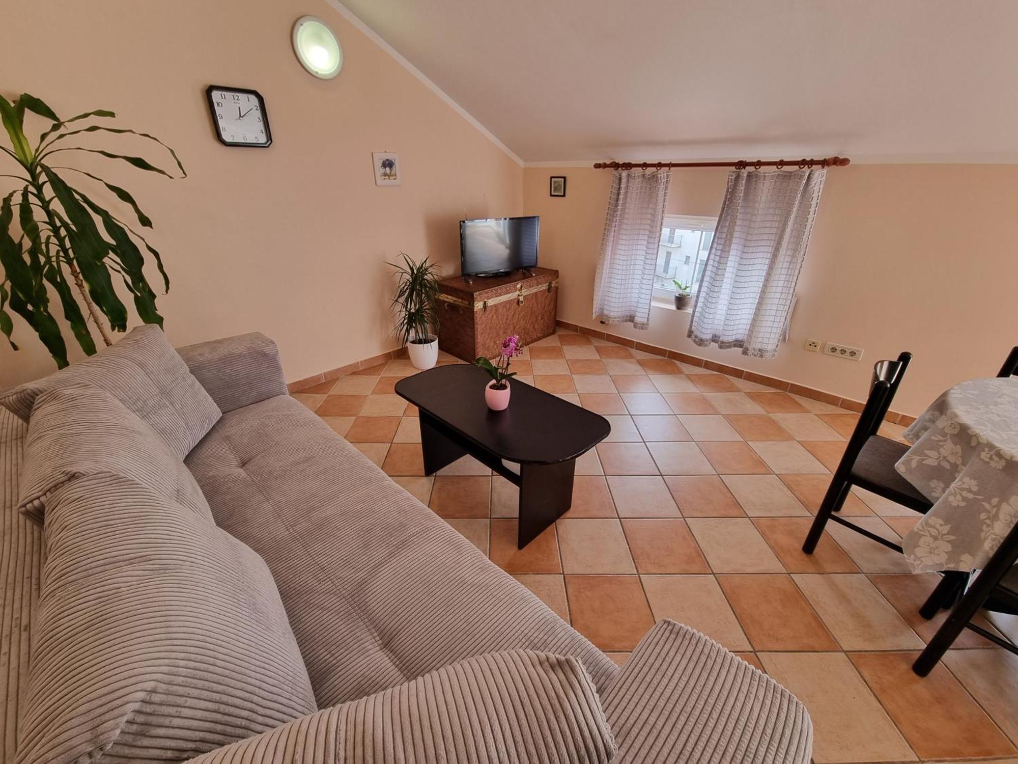 Rouge Apartment *